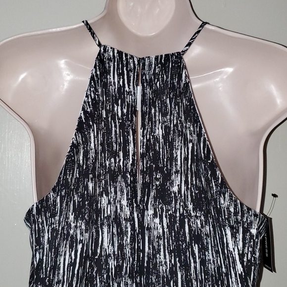 Express Barcelona Cami Reversible Black/White Top - Picture 12 of 15